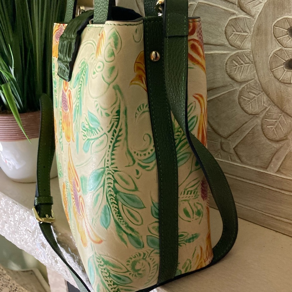 🌿Beautiful Pifuren tropical leather purse. - Picture 6 of 7